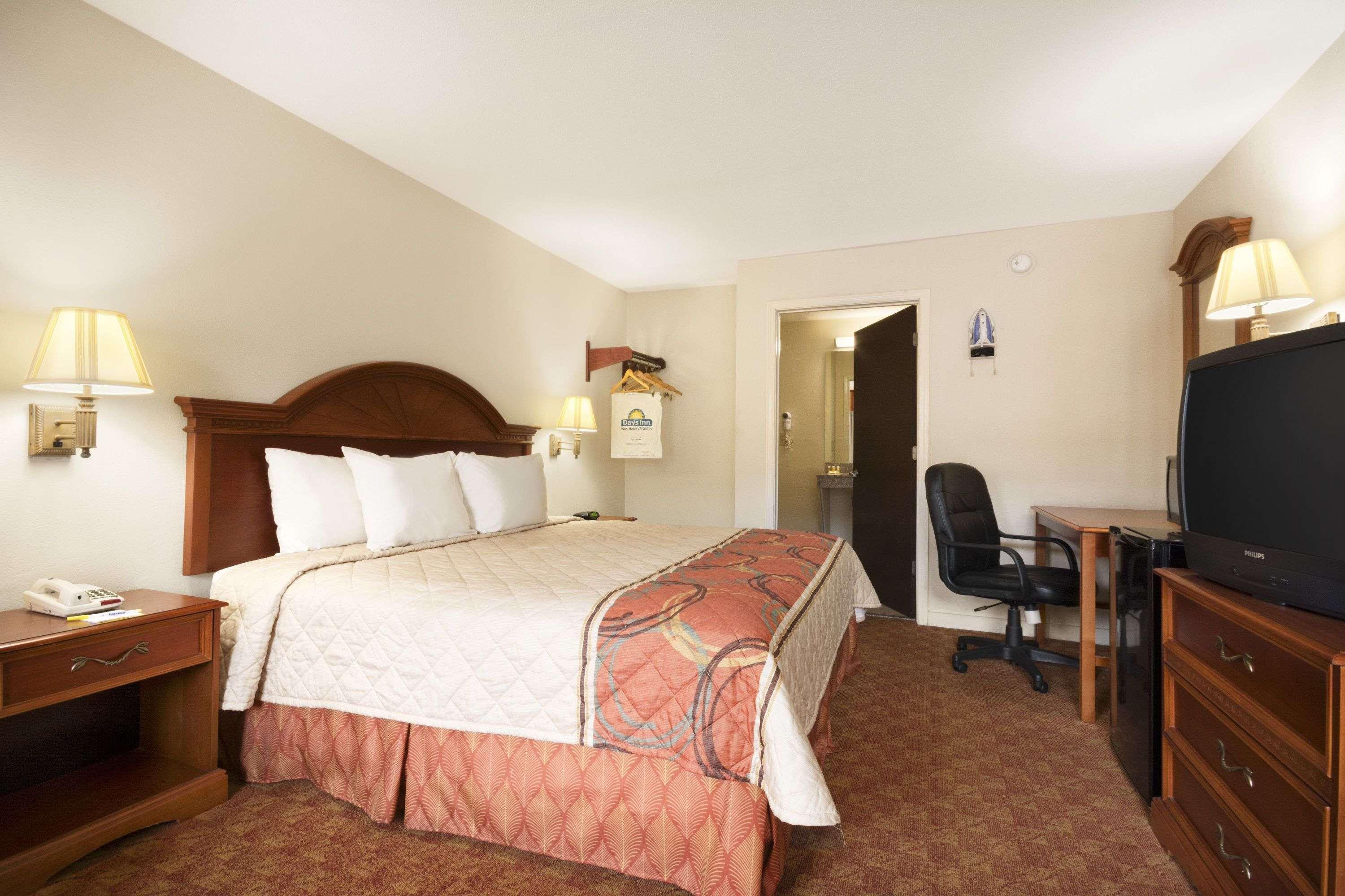 Days Inn By Wyndham Weldon Roanoke Rapids Exterior photo